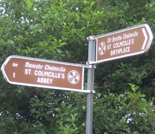 Signpost Direction to Columcille's abbey