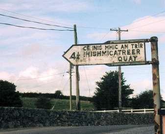 Signpost between Headford and Cordroon near Cross Signpost